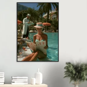 Fashion Lady Vogue Pool Vintage — Framed Print