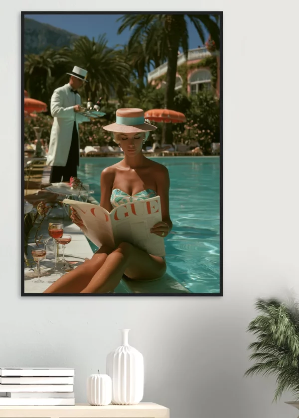 Fashion Lady Vogue Pool Vintage — Framed Print